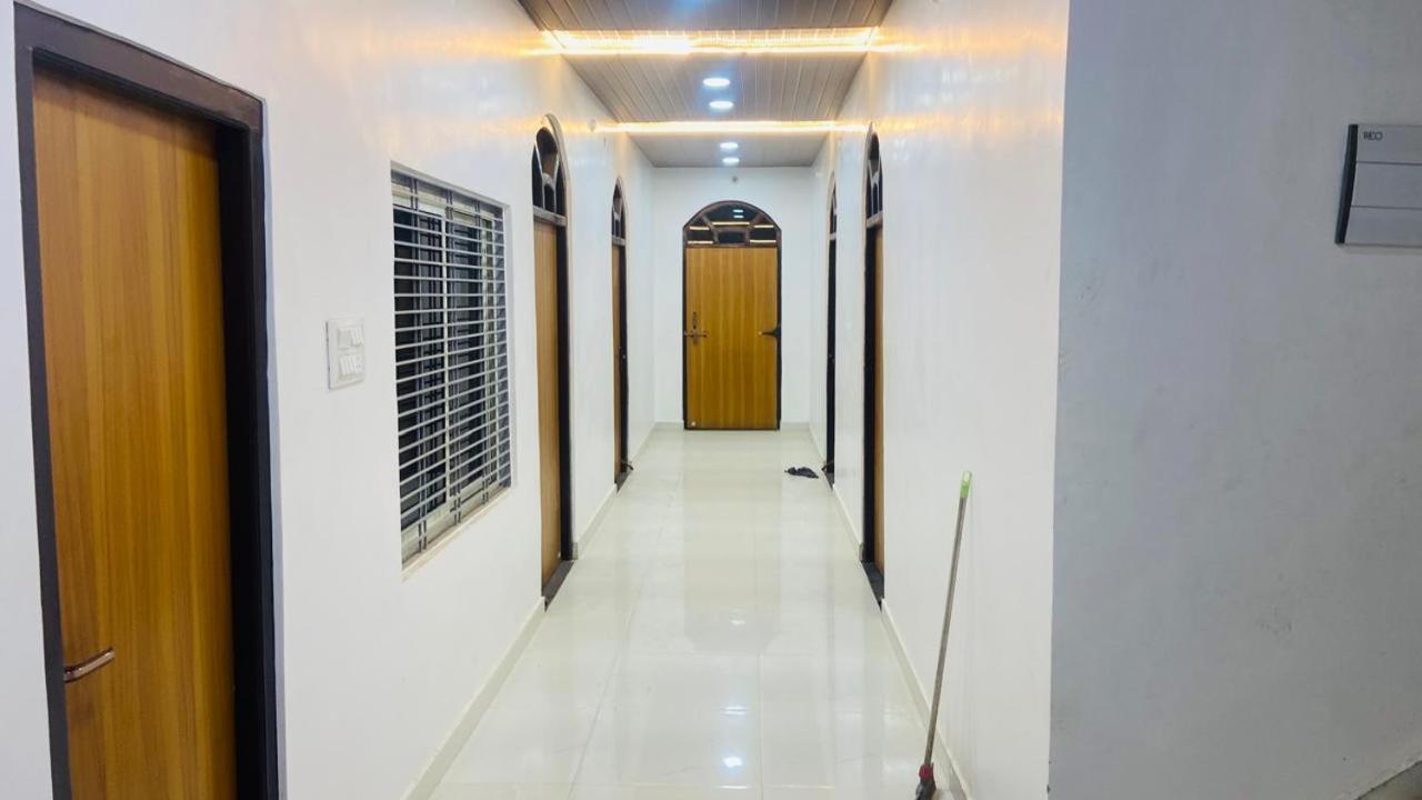 Hotel Mandir Saket Bhawan Ayodhya Esterno foto