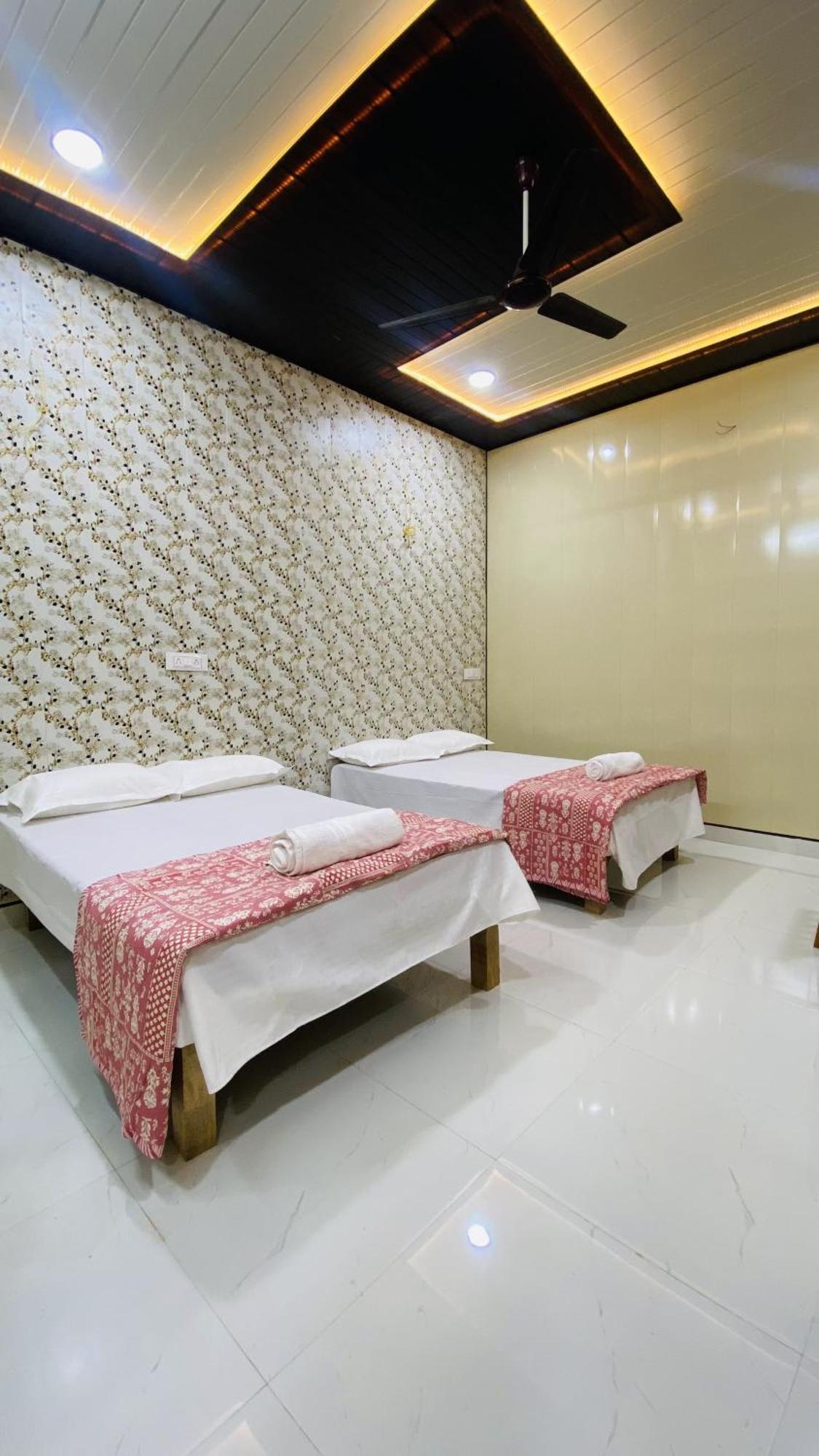 Hotel Mandir Saket Bhawan Ayodhya Esterno foto
