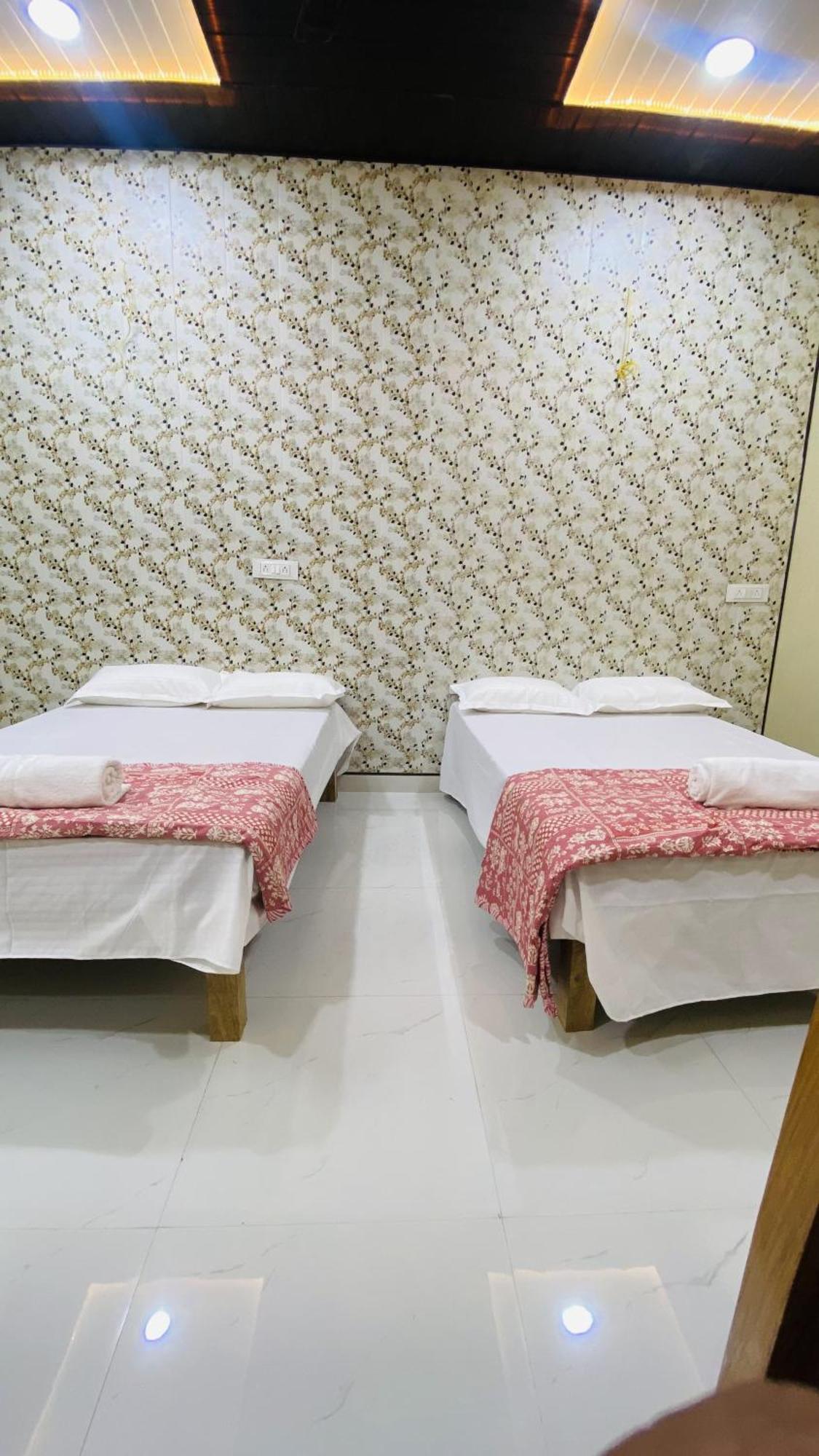 Hotel Mandir Saket Bhawan Ayodhya Esterno foto