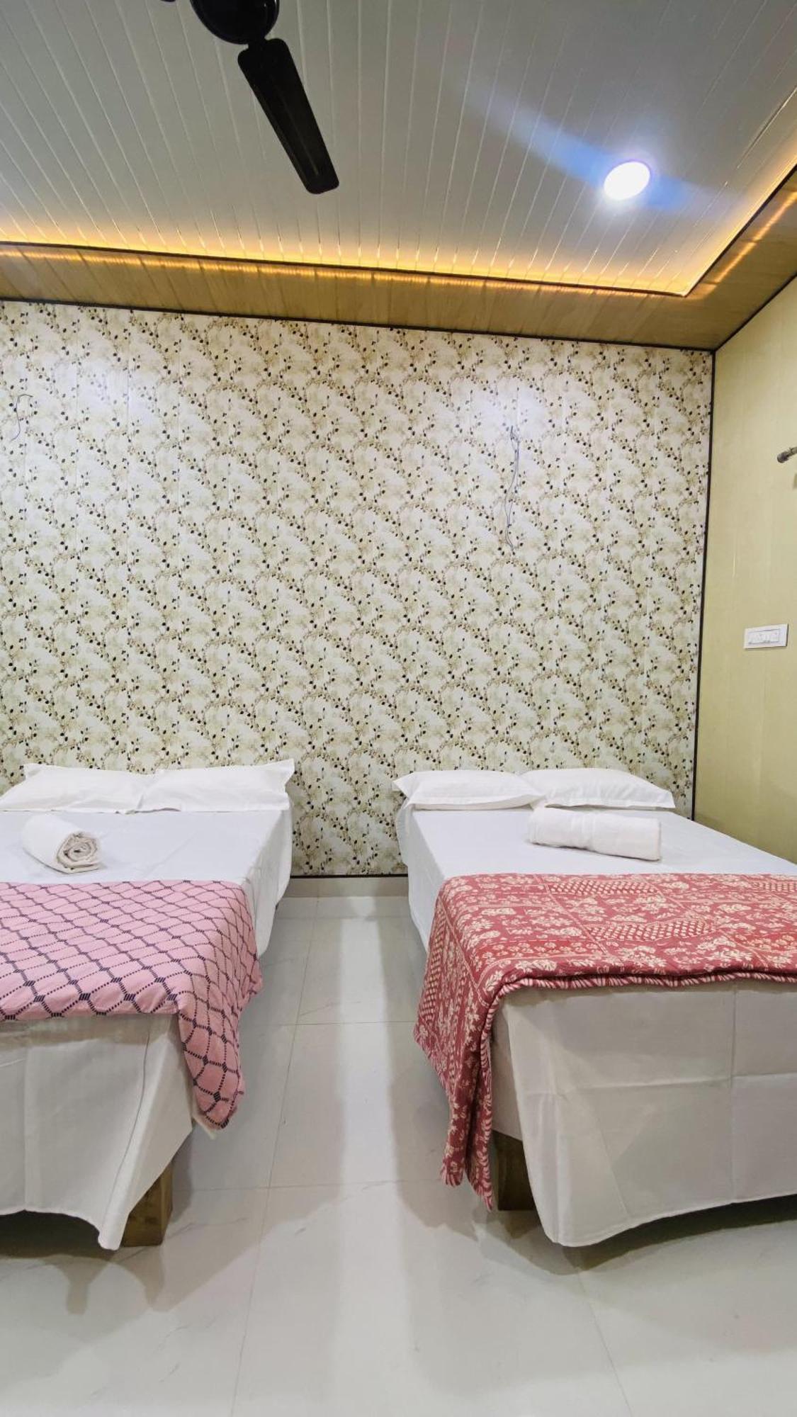 Hotel Mandir Saket Bhawan Ayodhya Esterno foto