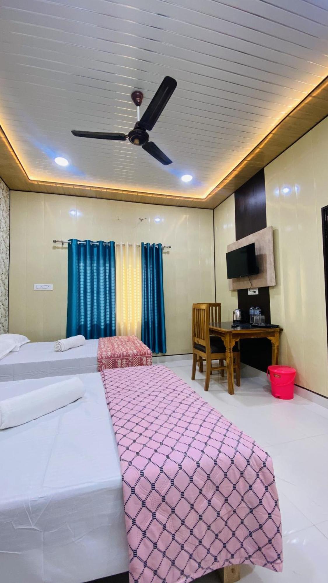 Hotel Mandir Saket Bhawan Ayodhya Esterno foto
