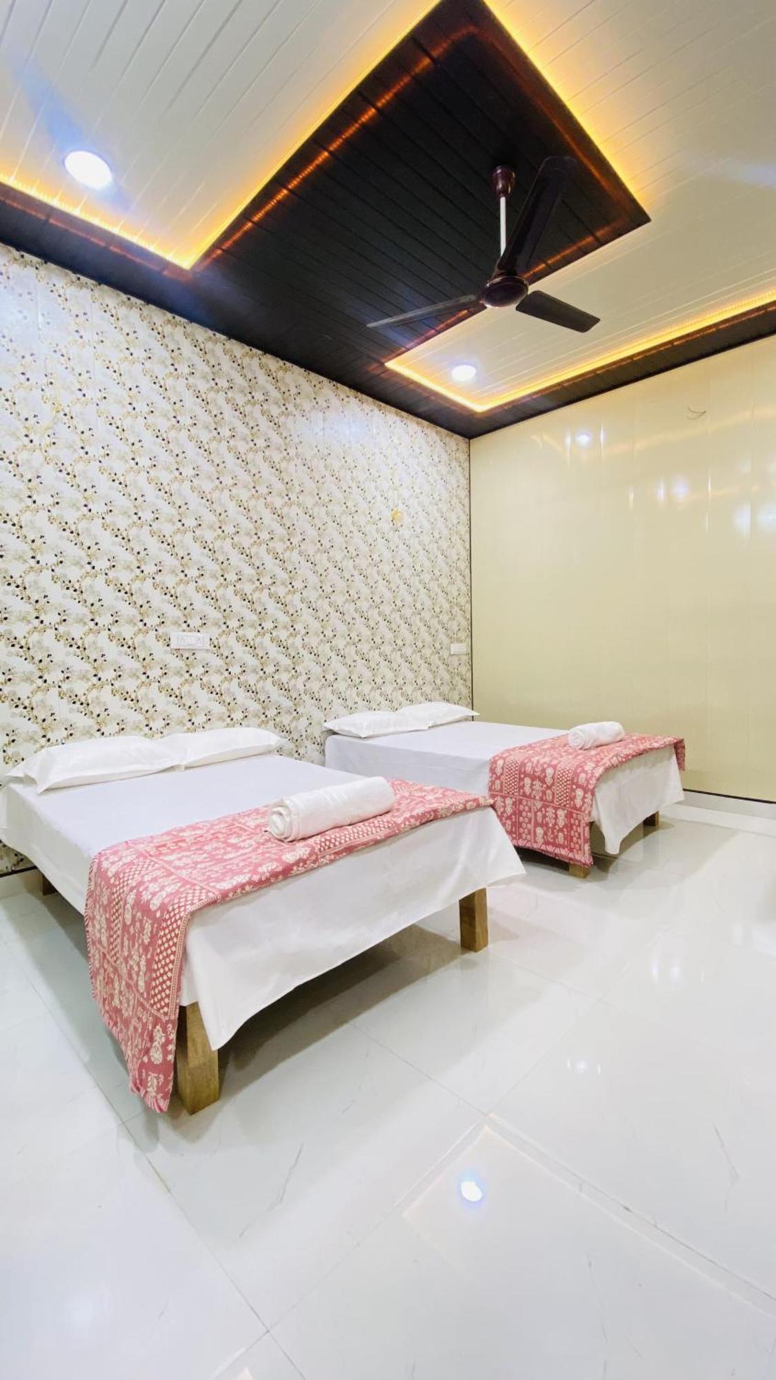 Hotel Mandir Saket Bhawan Ayodhya Esterno foto